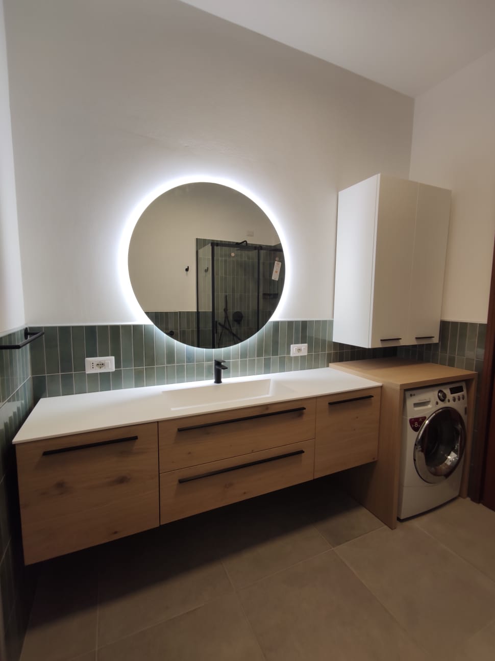 progetto bagno moderno legno con lavanderia PerBagno a Legnano e Castellanza