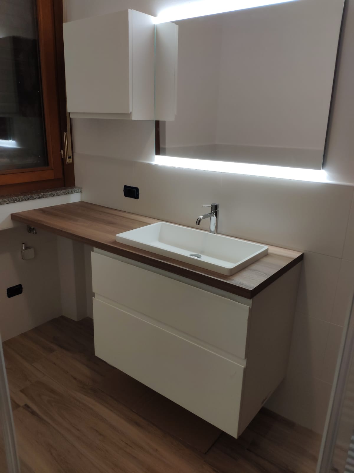 progetto bagno moderno legno PerBagno a Legnano e Castellanza